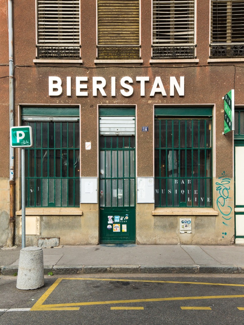 Bieristan façade rue